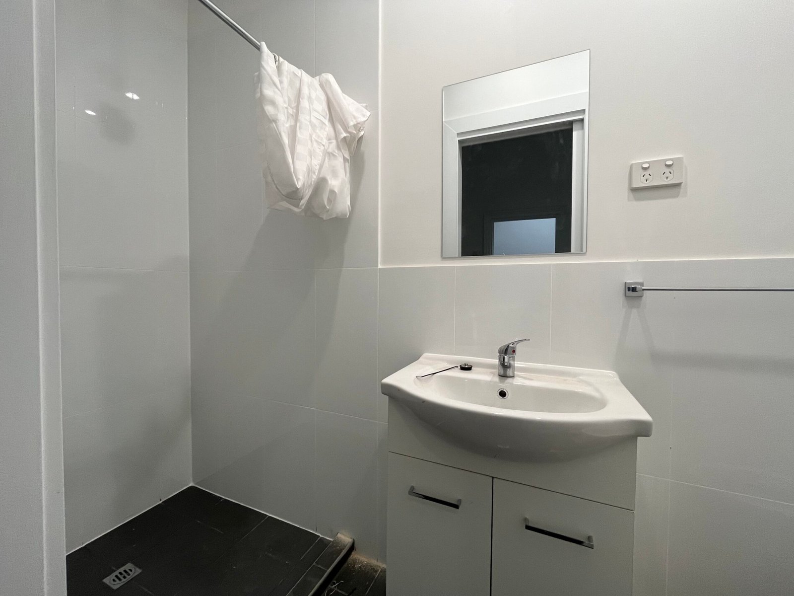 1 Bedroom Suites - Hurtle Square - Image 9